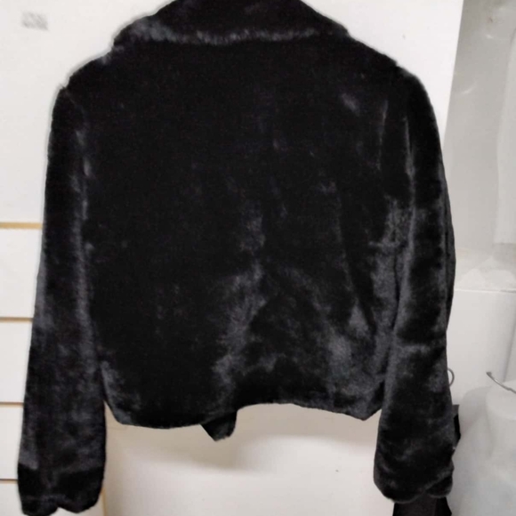 SAINTS + SECRETS Cosy Black Faux Fur Open Winter Jacket - Picture 5 of 5